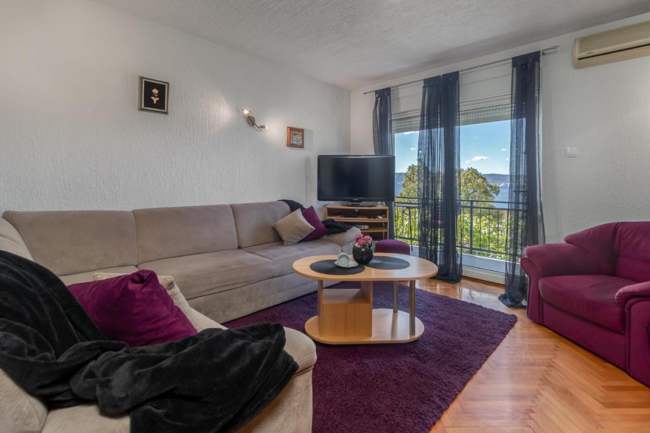 Apartments Lord Novi Vinodolski Exterior photo