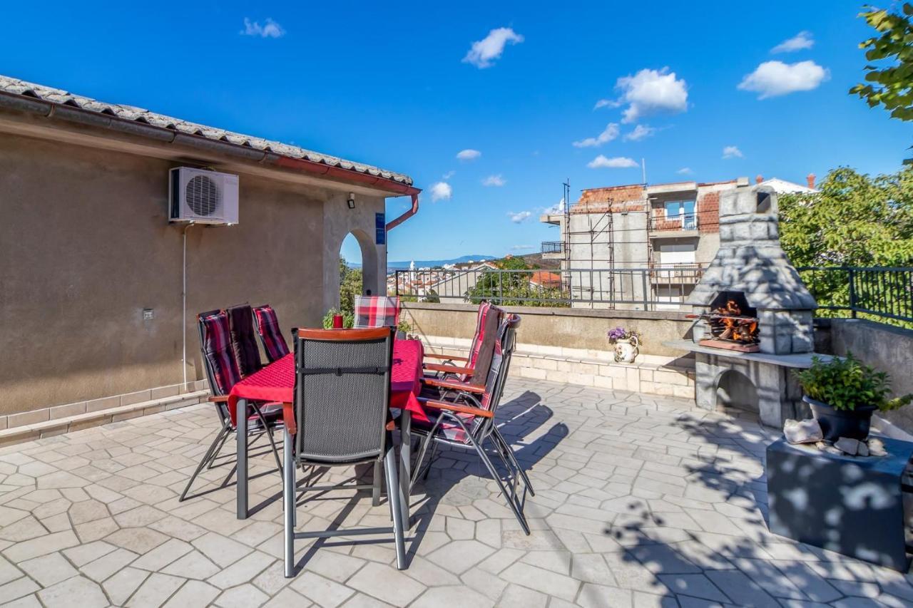 Apartments Lord Novi Vinodolski Exterior photo
