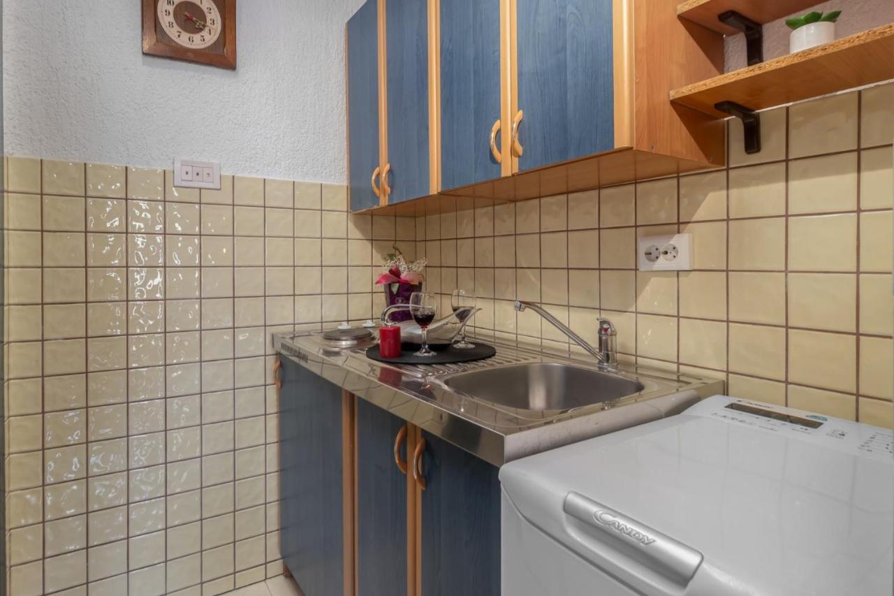 Apartments Lord Novi Vinodolski Exterior photo